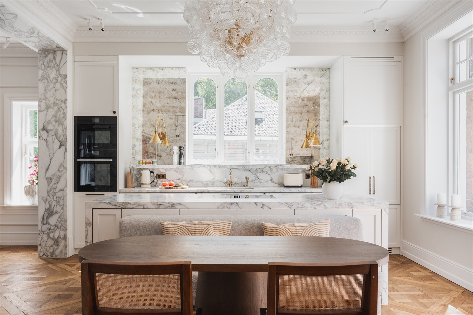 Dette kjøkkenet er en perle, med fokus på både stil og funksjonalitet. Galleribilde