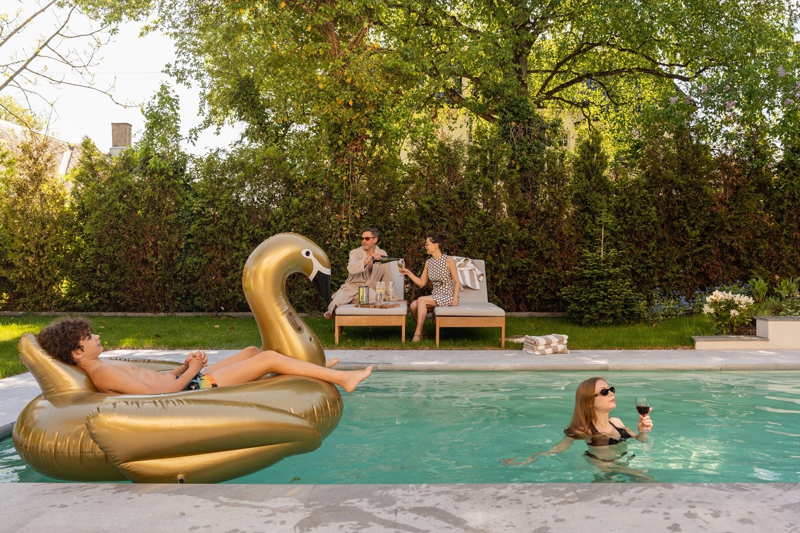 Bassenget er 9 X 4 meter med dybde 1,5 meter. Galleribilde