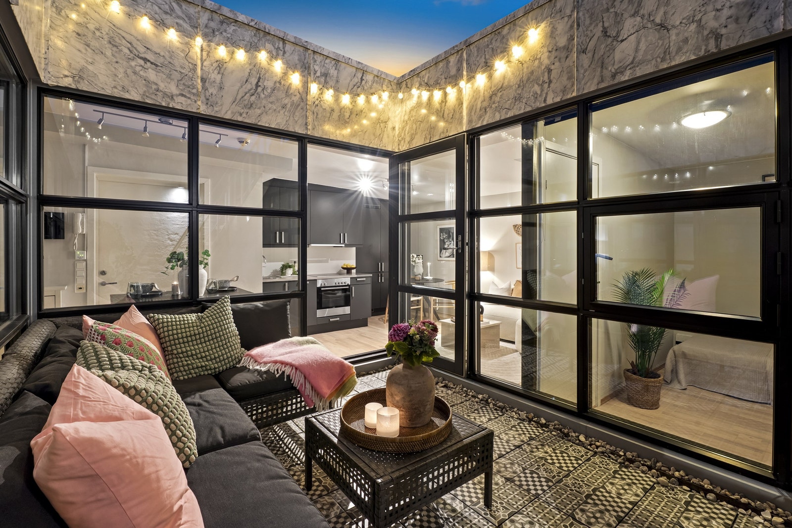 Gjennomgående atriumsleilighet med fantastiske lysforhold Galleribilde