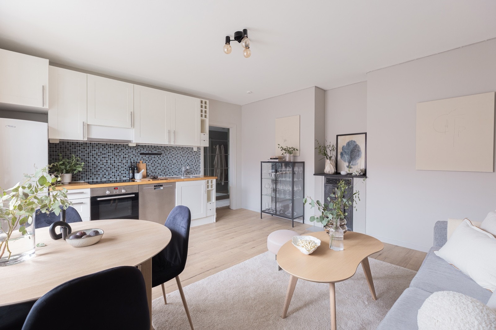 - Leiligheten er holdt lyse, moderne farger som gir en luftig og god atmosfære - Galleribilde