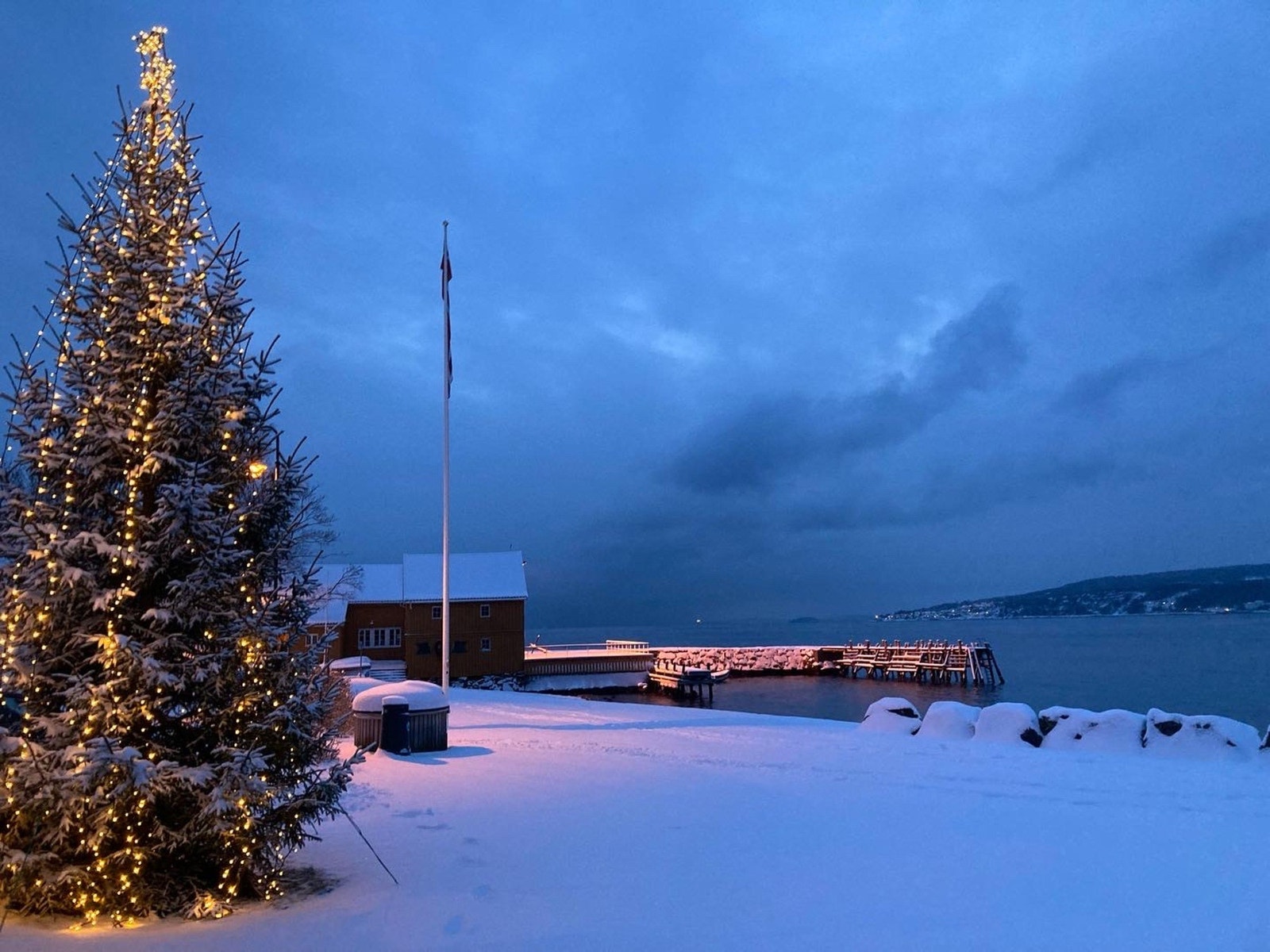 Hvitsten er også et vakkert sted på vinteren, med et hyggelig lokalsamfunn Galleribilde