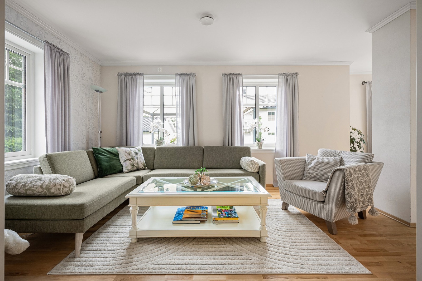 Det er mulighet for å montere peis i stuen og i 2.etg dersom dette er ønskelig Galleribilde