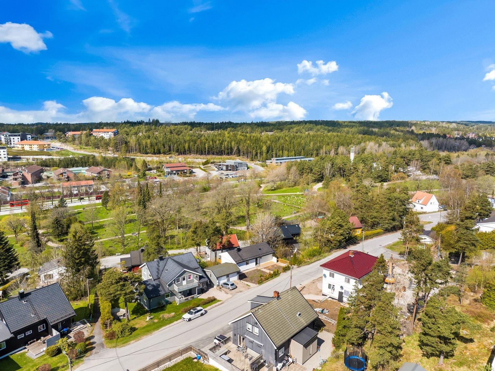 Det er kort vei også til turområdet Fredrikstadmarka med lysløype og skispor når forholdene tillater. Galleribilde