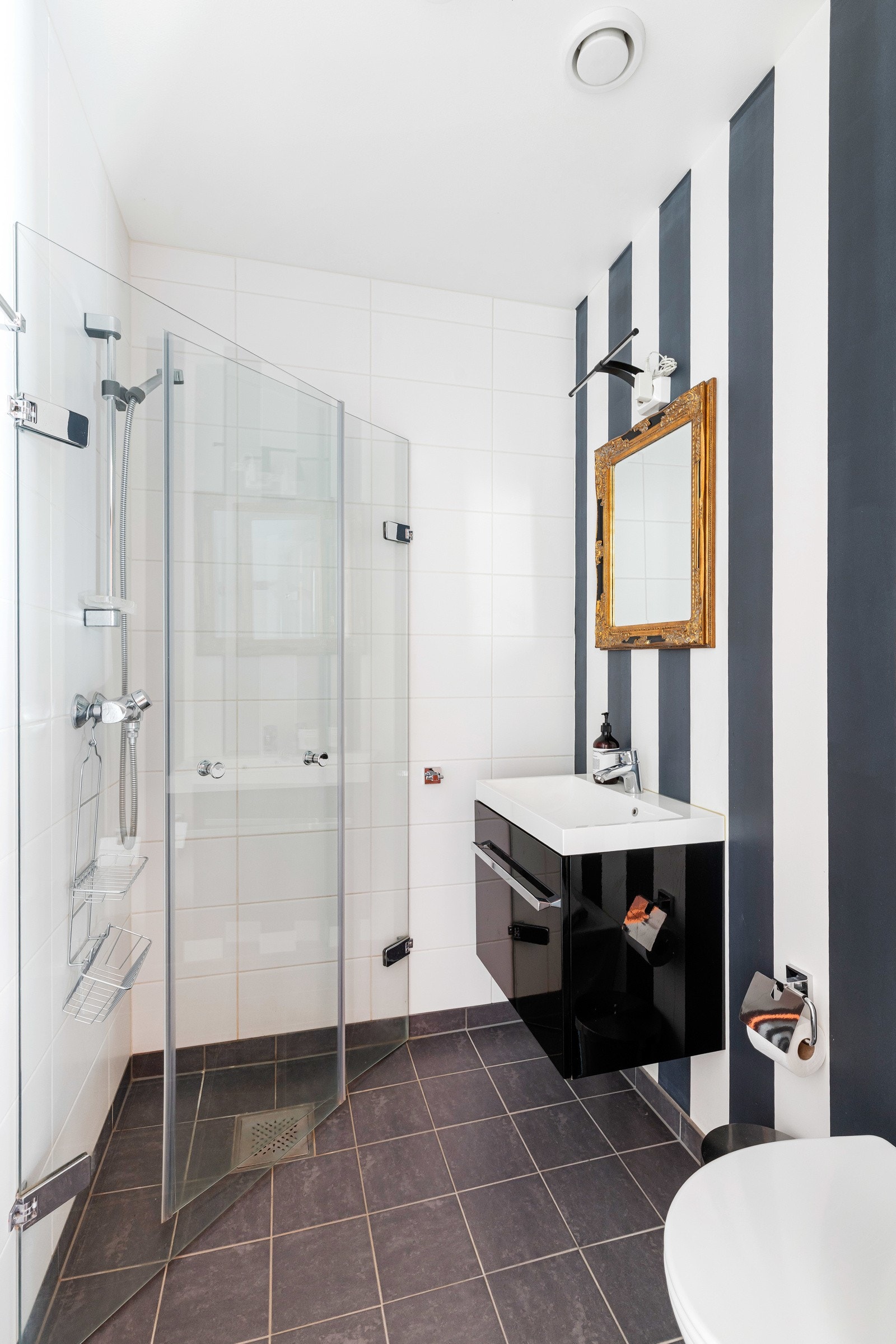 Bad m/dusj i 1.etg. Galleribilde