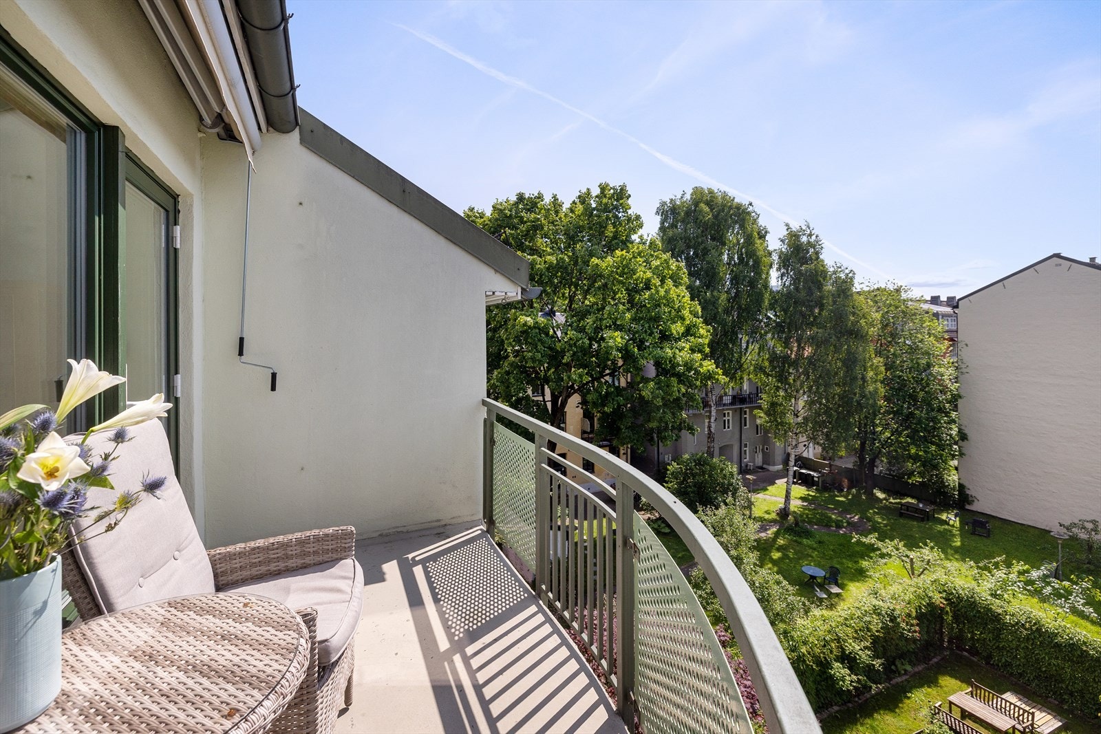 Det er markise på balkongen. Galleribilde