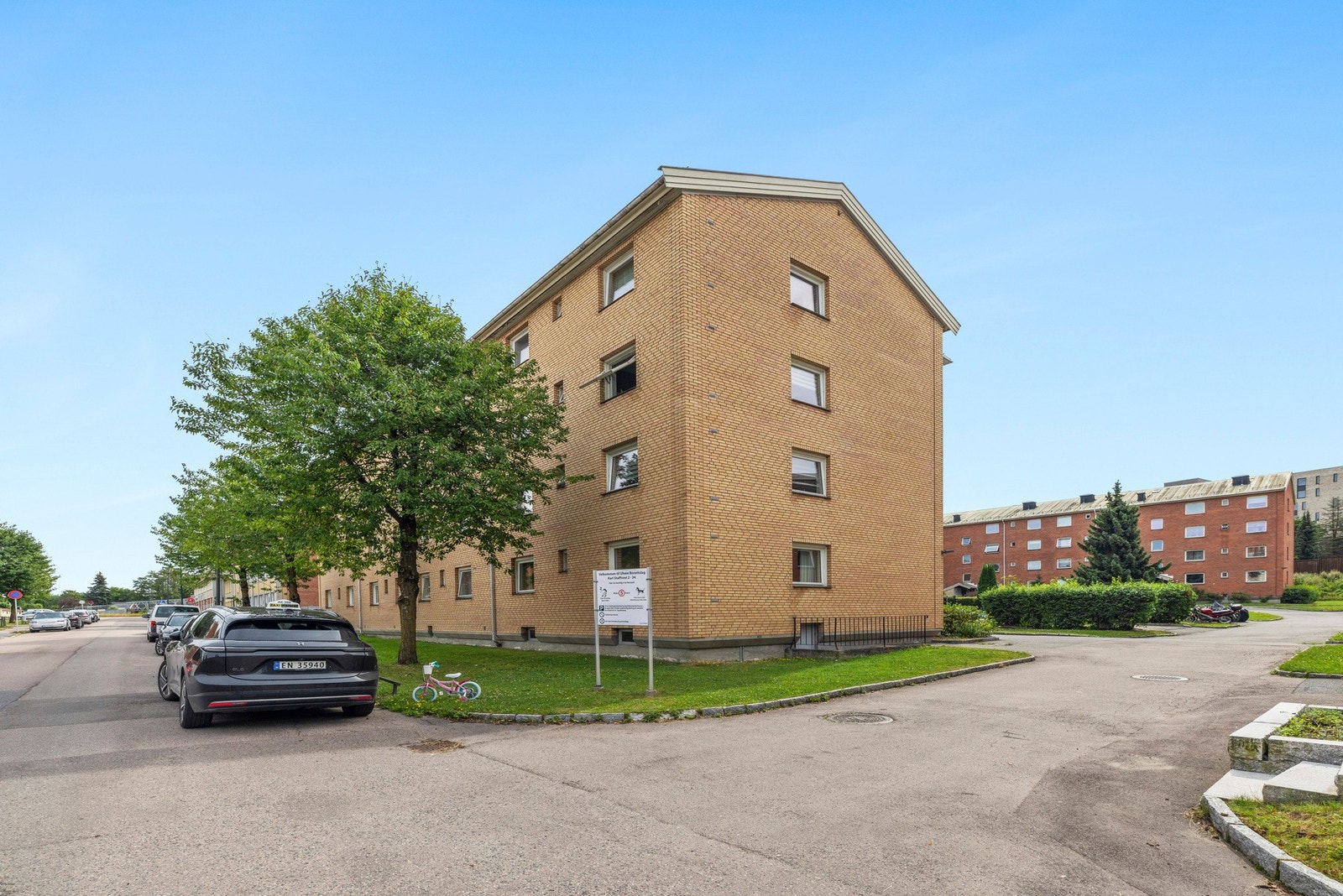 Karl Staaffs vei 20 - bakgården og fellesarealer Galleribilde