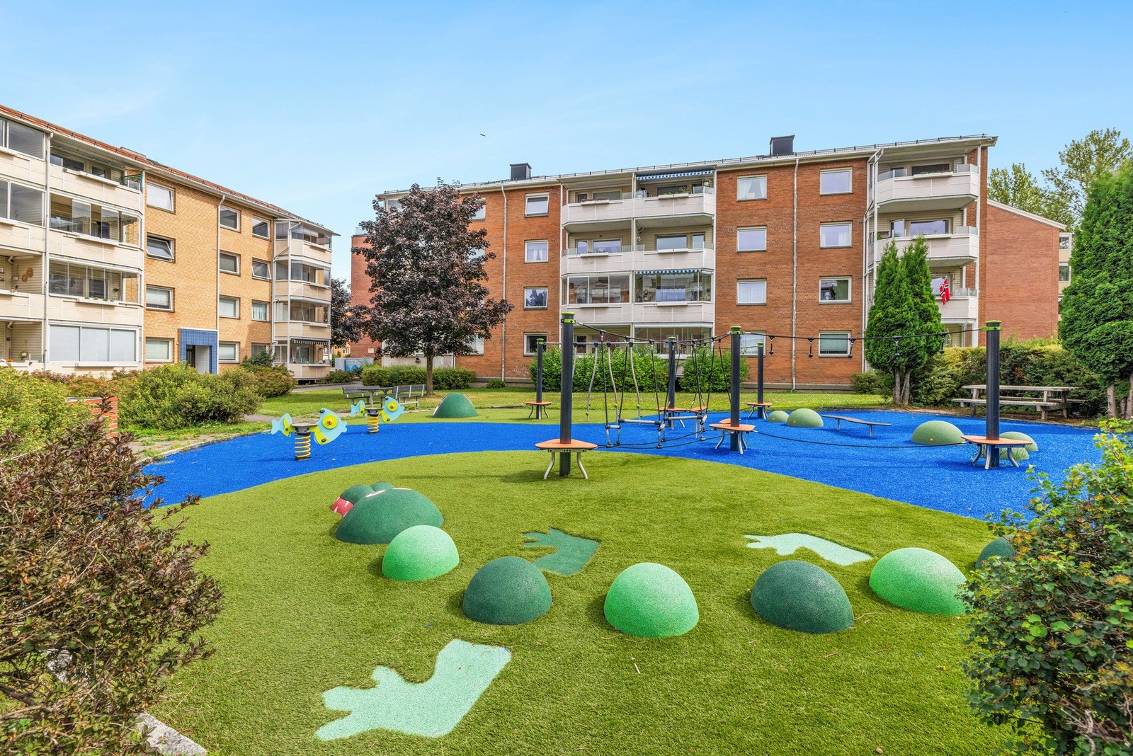 Karl Staaffs vei 20 - bakgården og fellesarealer Galleribilde