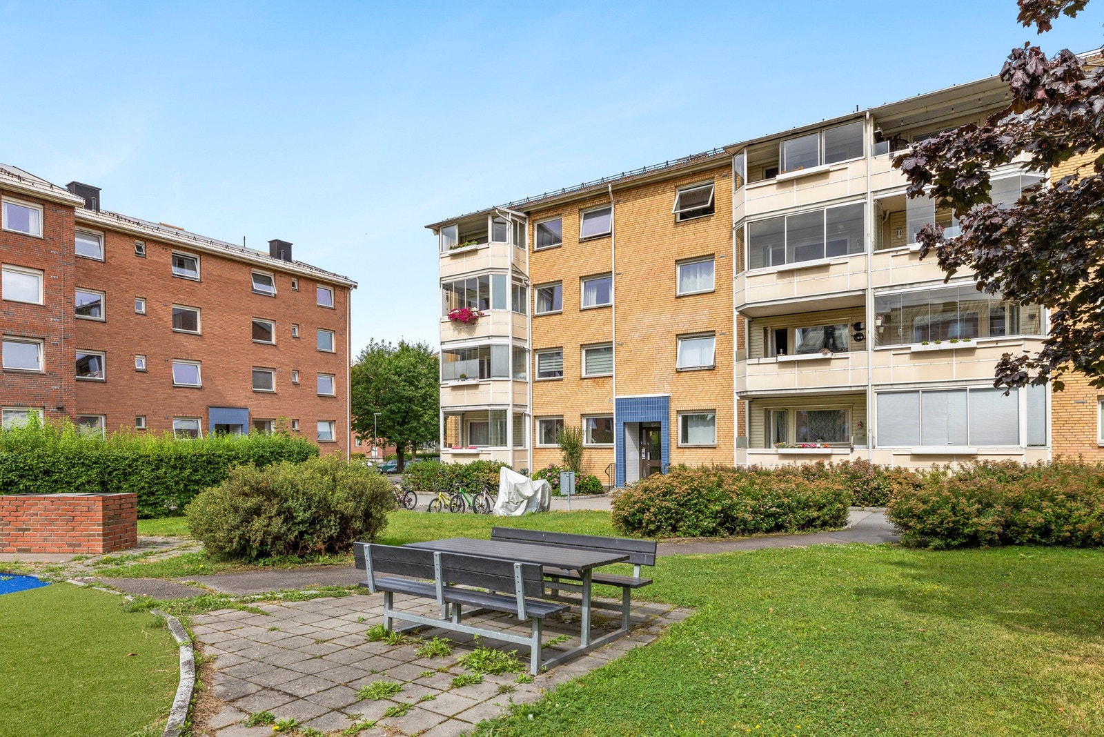 Karl Staaffs vei 20 - bakgården og fellesarealer Galleribilde