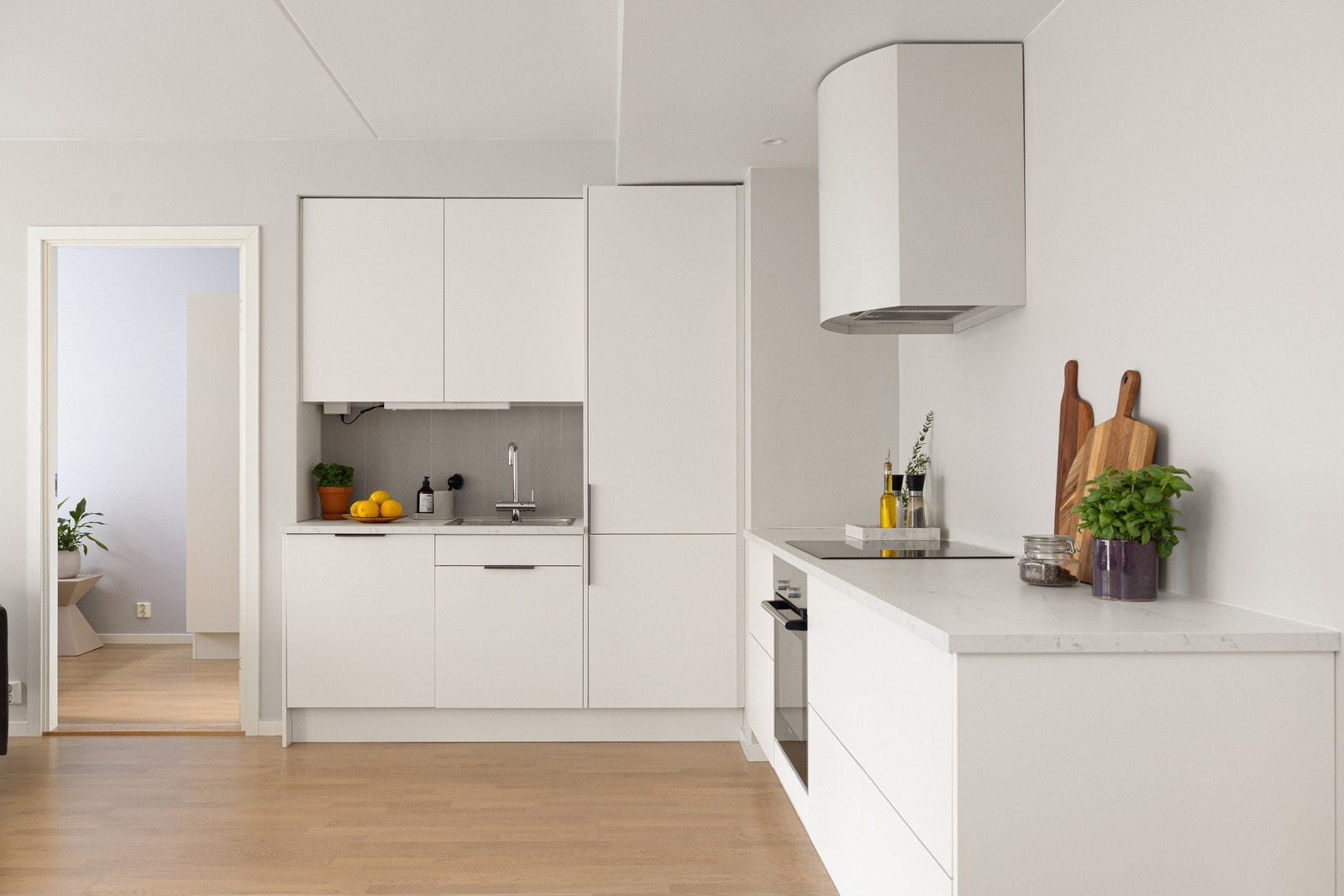 Det er godt med bankeplass og bra med lagring i en rekke skuffer. Galleribilde