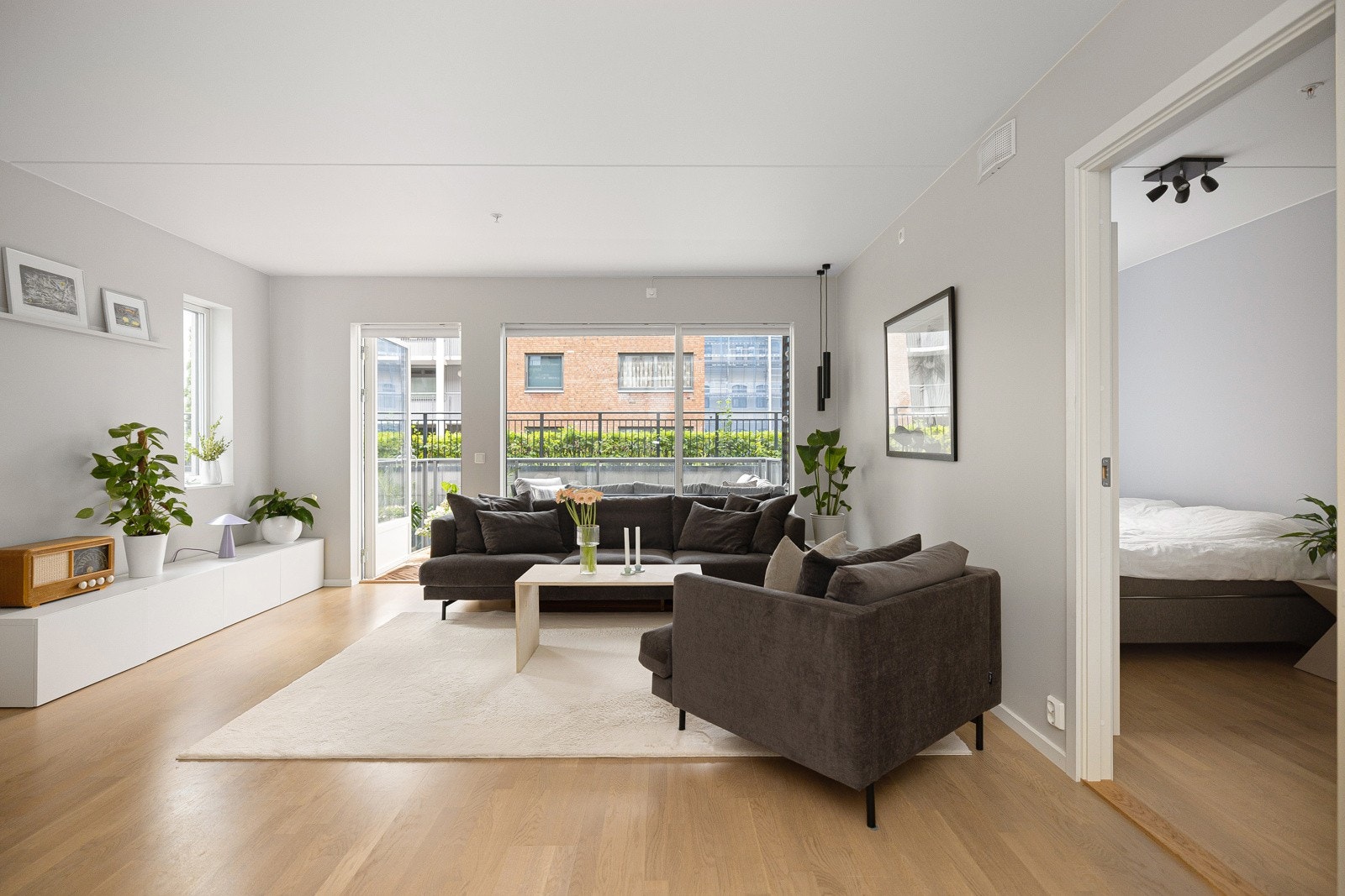 Leilighetens overflater er malt i lyse og tidsriktige farger. Galleribilde