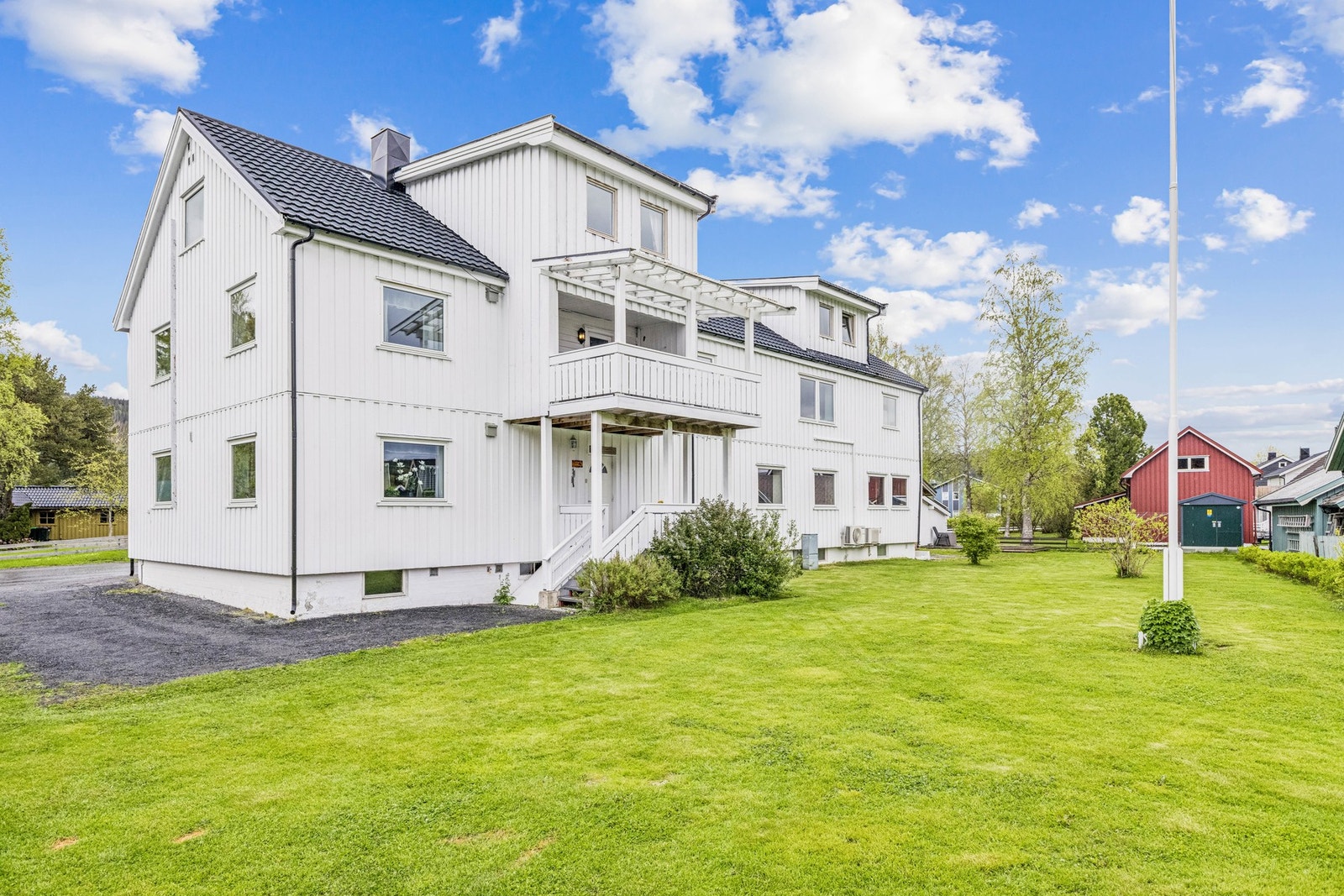 Velkommen til Vefsnvegen 64 - Foto: EFKT. Galleribilde