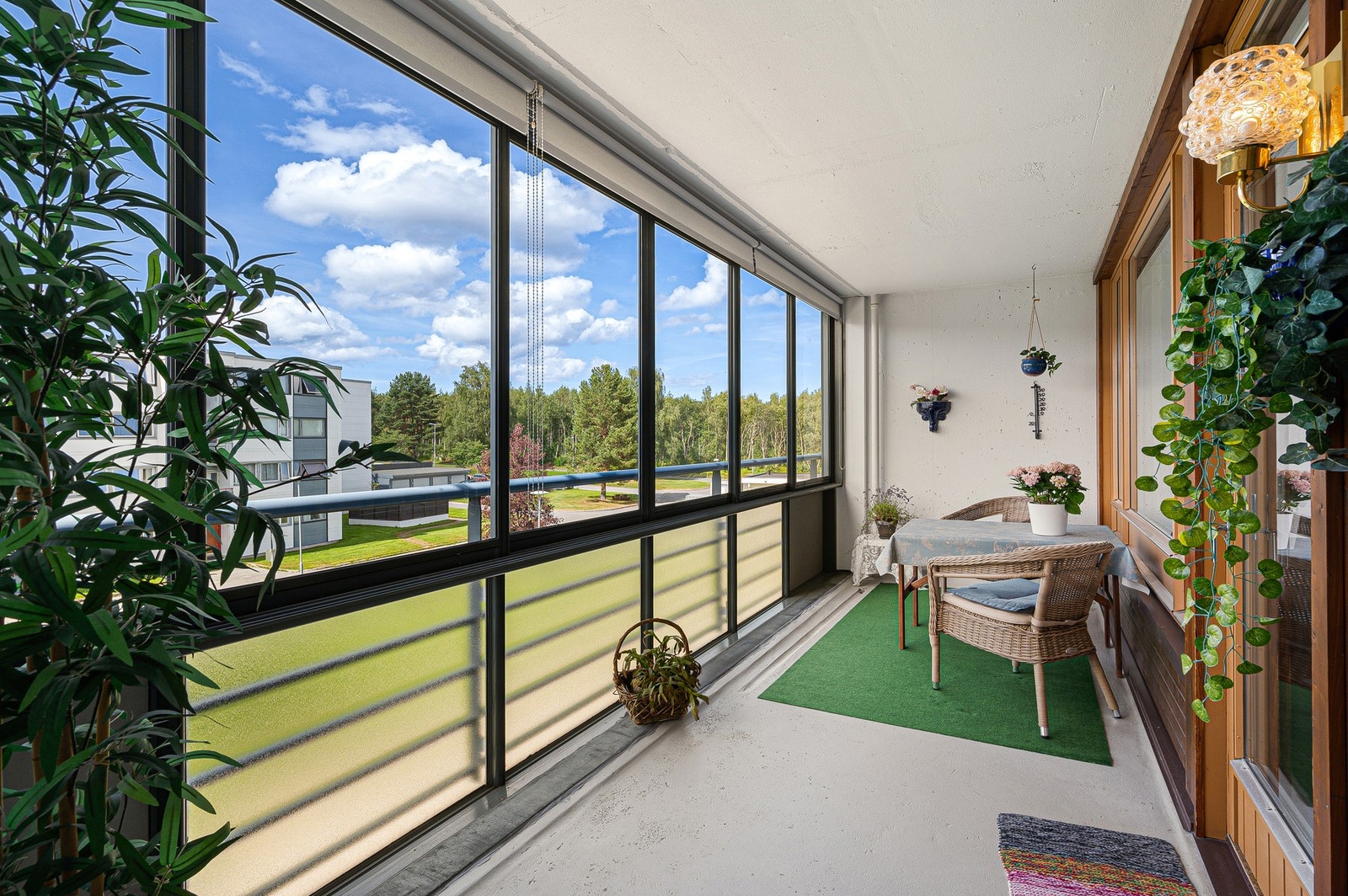 Leiligheten har en romslig balkong på 11,5 kvm med god plass til utemøbler. Galleribilde