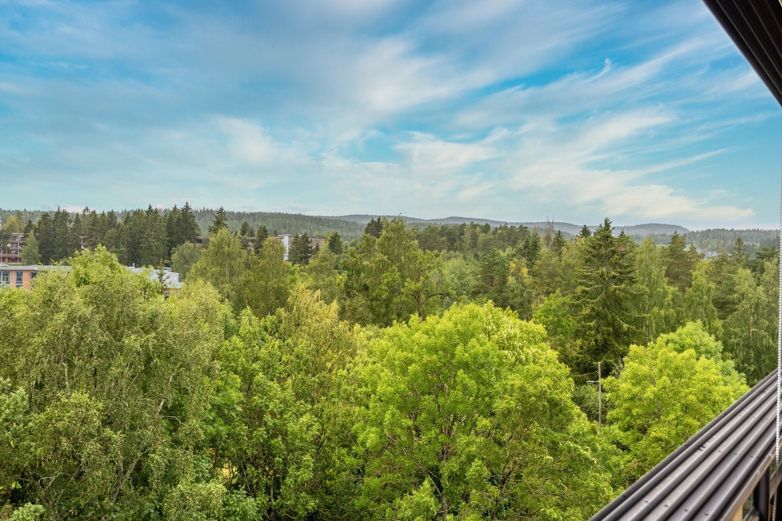 Her bor du høyt og fritt i 8. etasje med enkel heisadkomst. Galleribilde