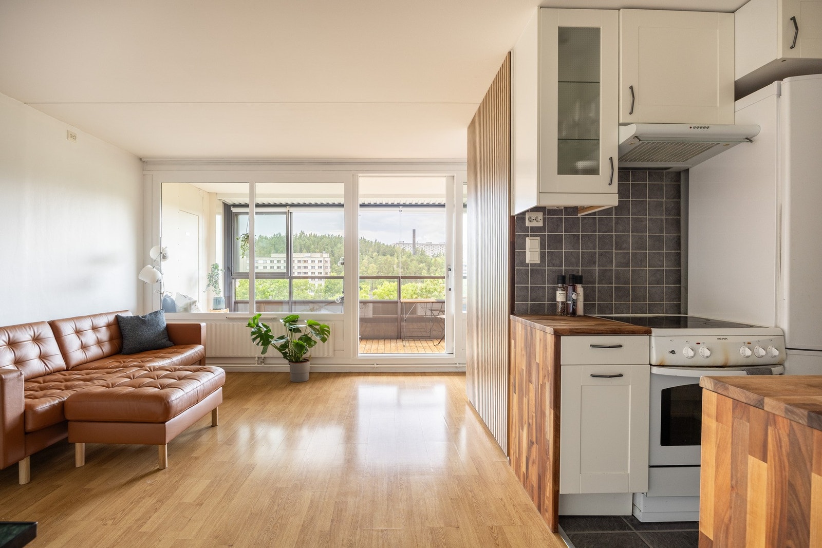 Ammerudhellinga 80 presenteres av EIE Eiendomsmegling ved Charlotte Marie Bårdsen. Galleribilde