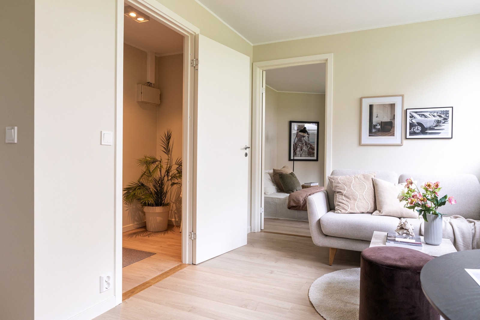 Det er hele 9 vundusflater i leiligheten. Galleribilde