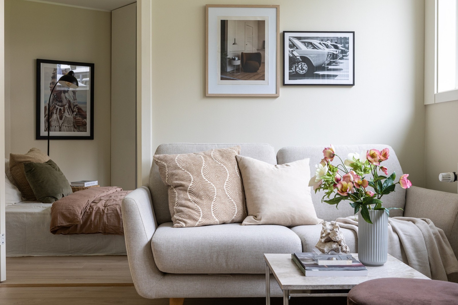 Alle overflater er slette og nymalt i 2025. Galleribilde