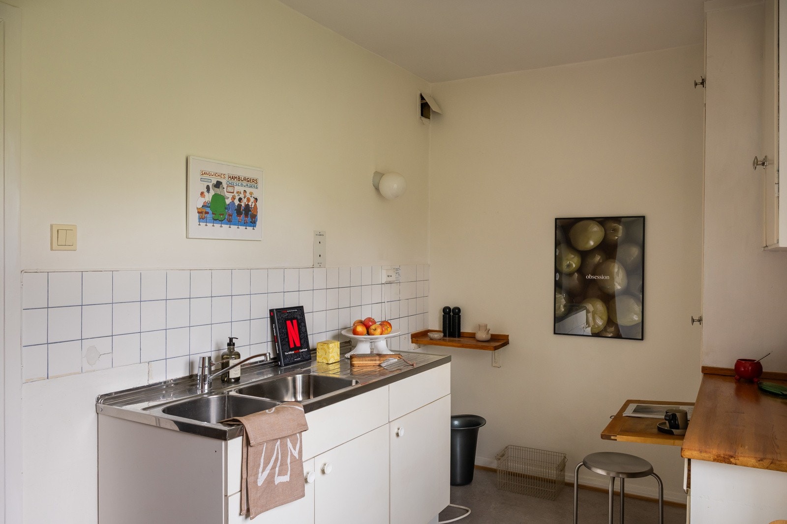 Varmtvannsbereder fra 2015 er plassert i benkeskap. Galleribilde