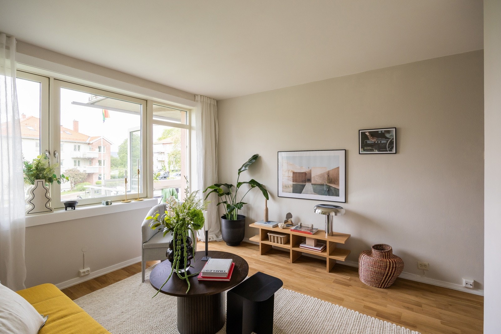 Plass til sofasone og tv-benk. Galleribilde