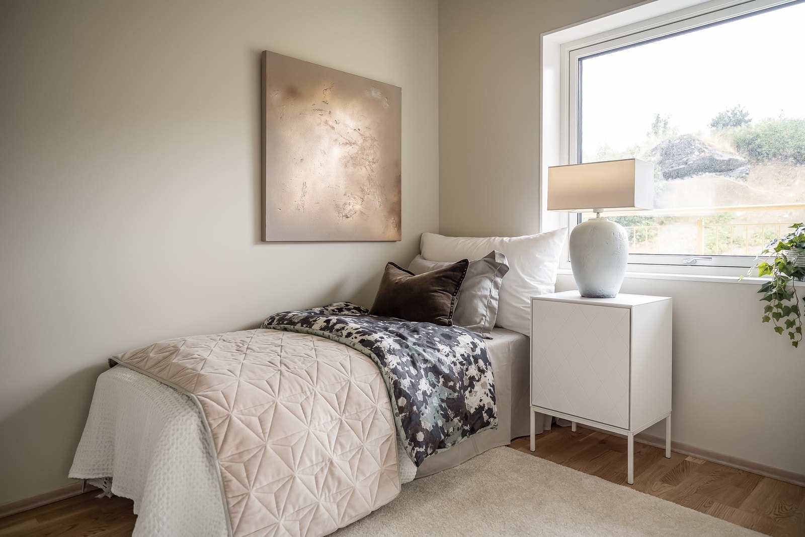 Soverom 2 er på 6,8 kvm og er fint som et gjesterom eller kontor. Galleribilde