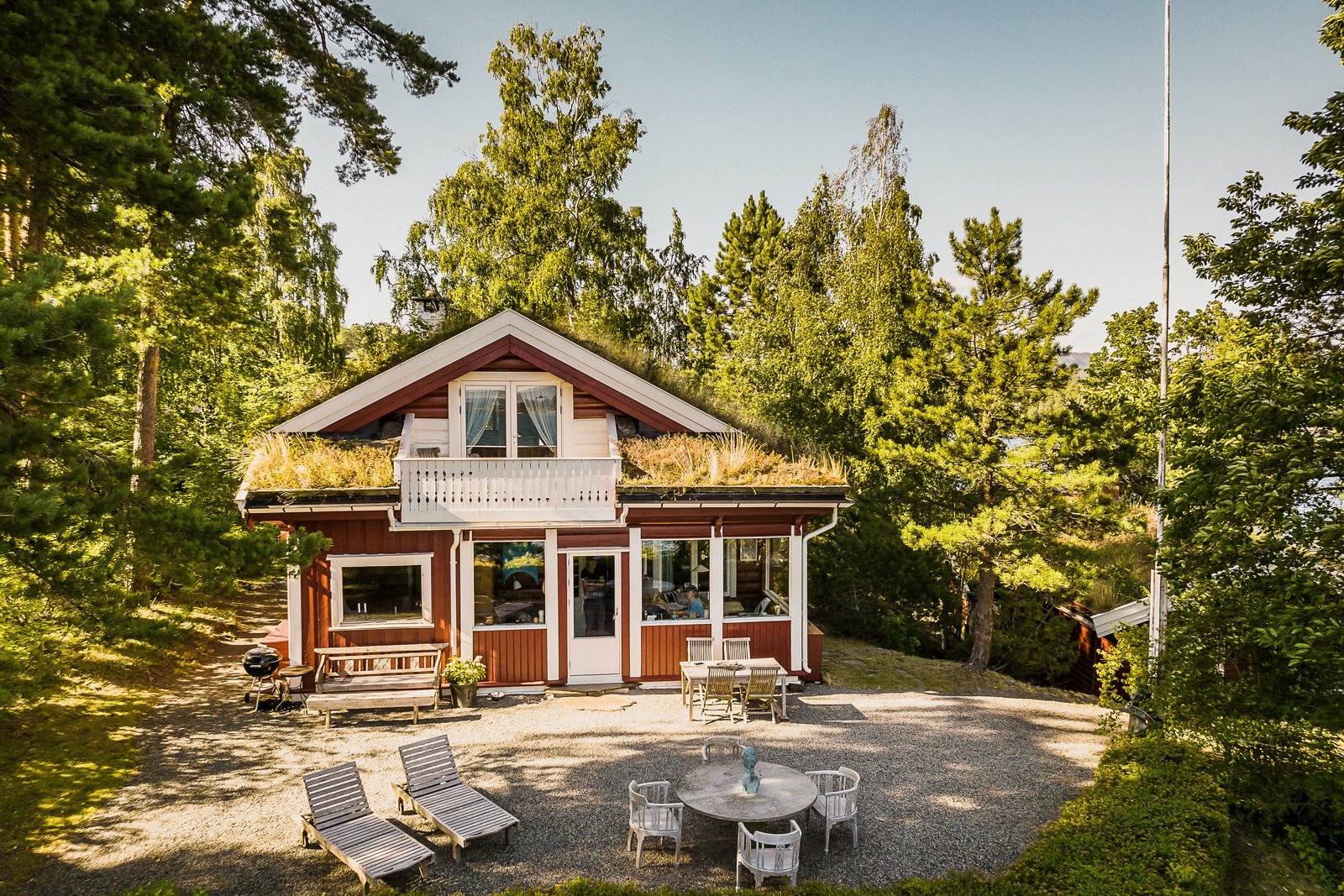 Sjarmerende enebolig med solrik og hyggelig uteplass. Galleribilde