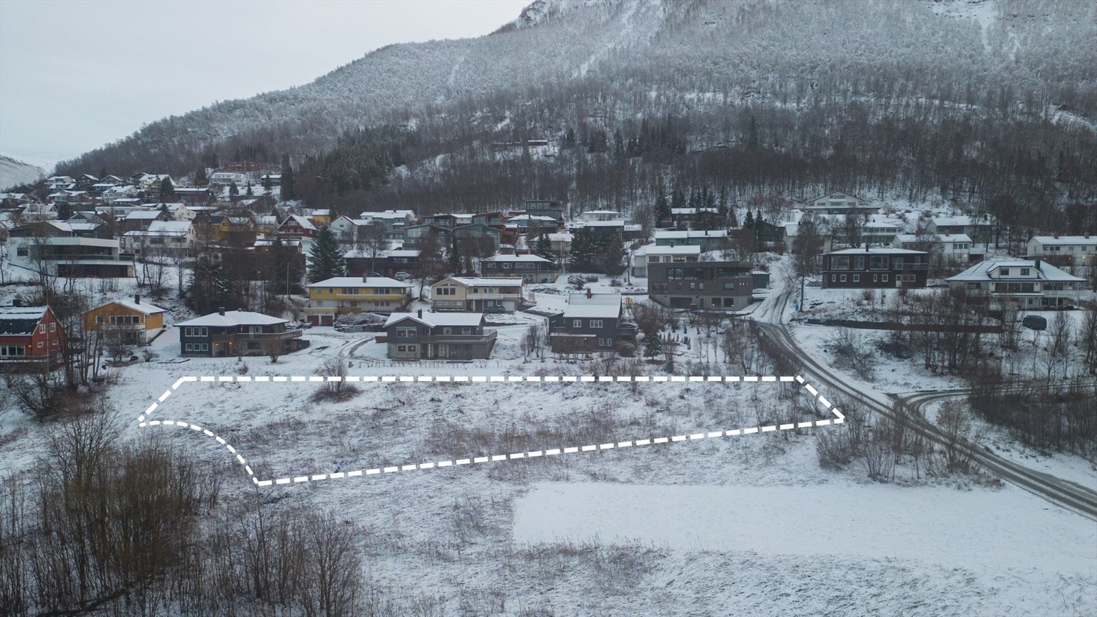 Tomten markert omtrentlig. Galleribilde