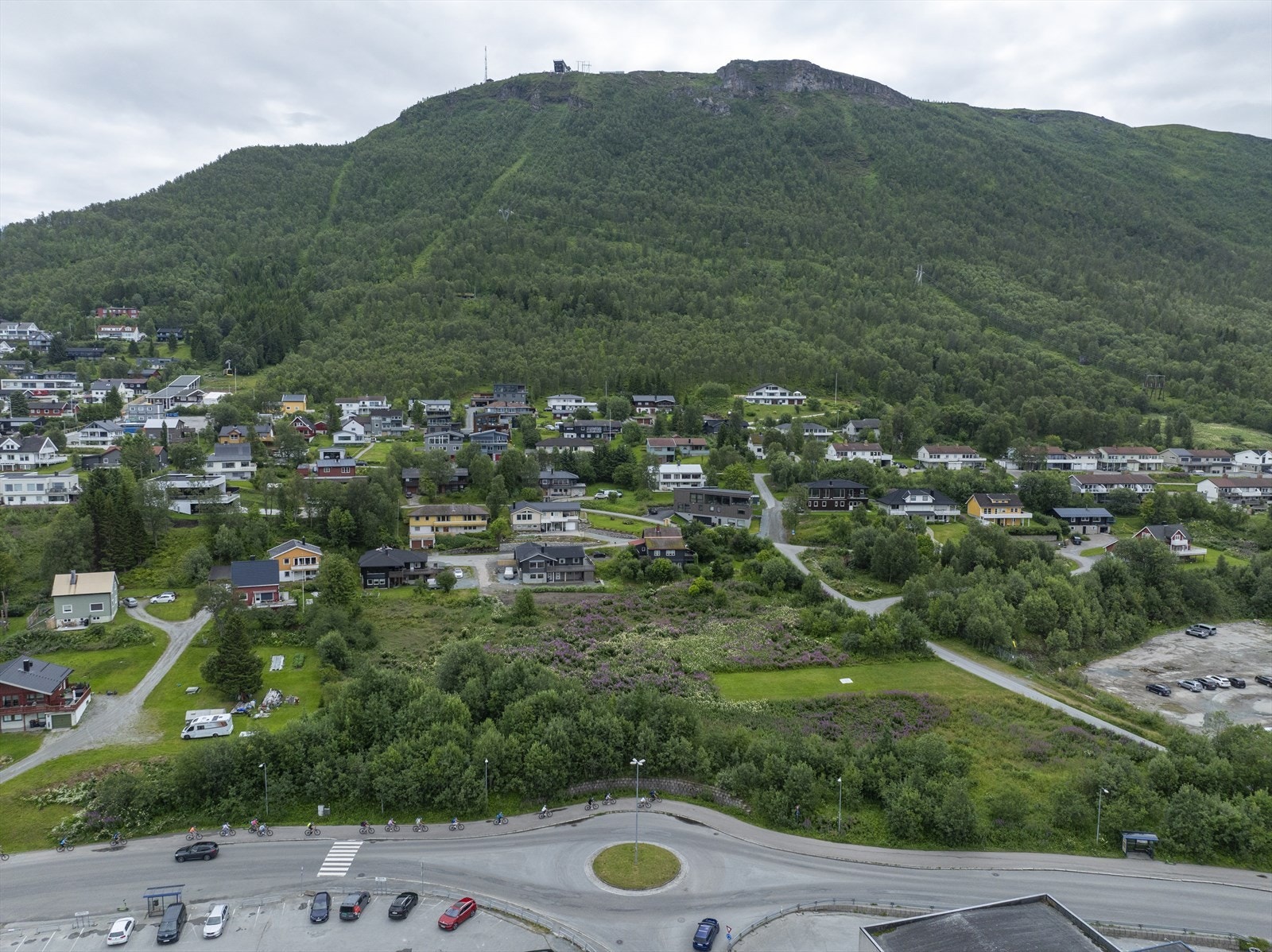 Flott beliggenhet i forkant av bygningene som ligger der Galleribilde