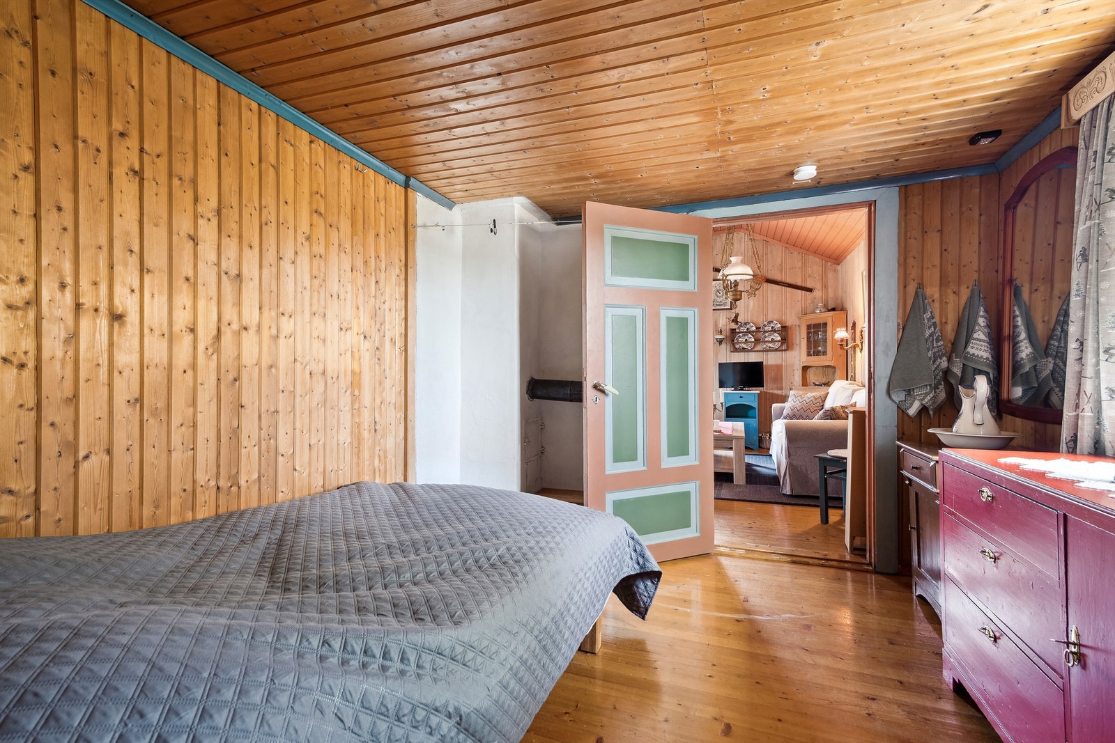 Hytta har to soverom Galleribilde