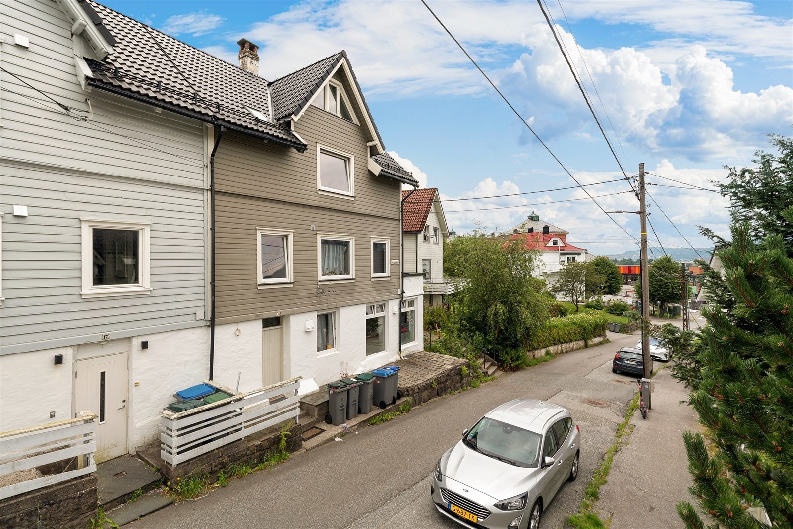 - Sentrumsnær beliggenhet med kort vei til dagligvare, høyskolen, buss og bybane - Galleribilde