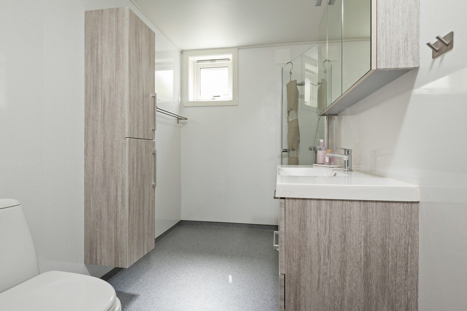 Bad i leiligheten nede Galleribilde