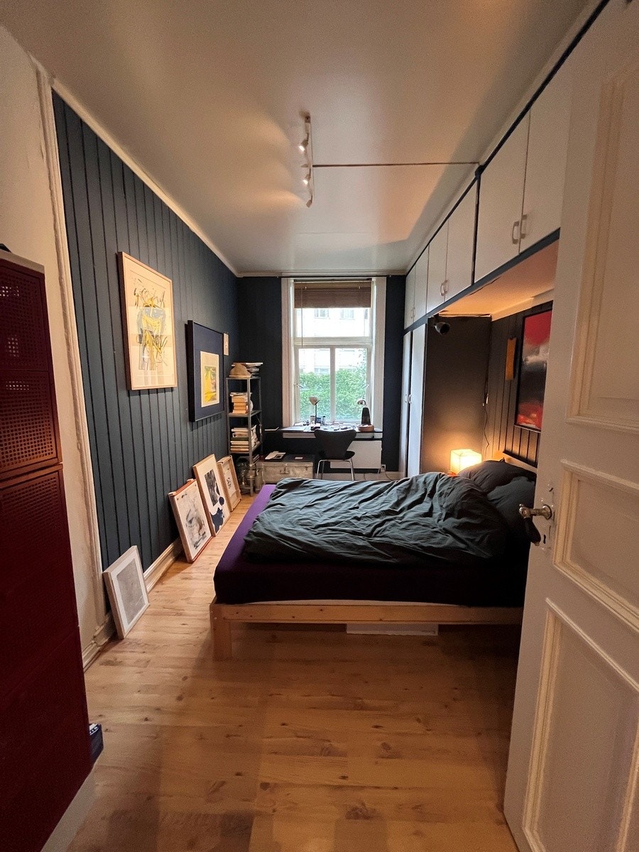 Rom mot bakgård Galleribilde