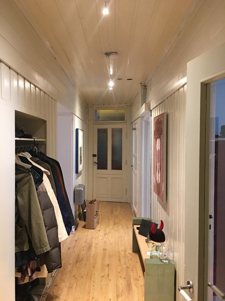 Gang mot bakdør Galleribilde