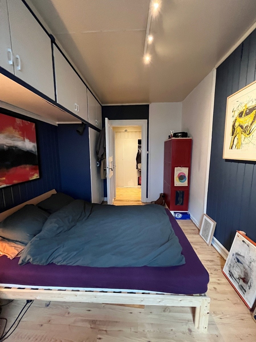 Rom mot Bakgård Galleribilde