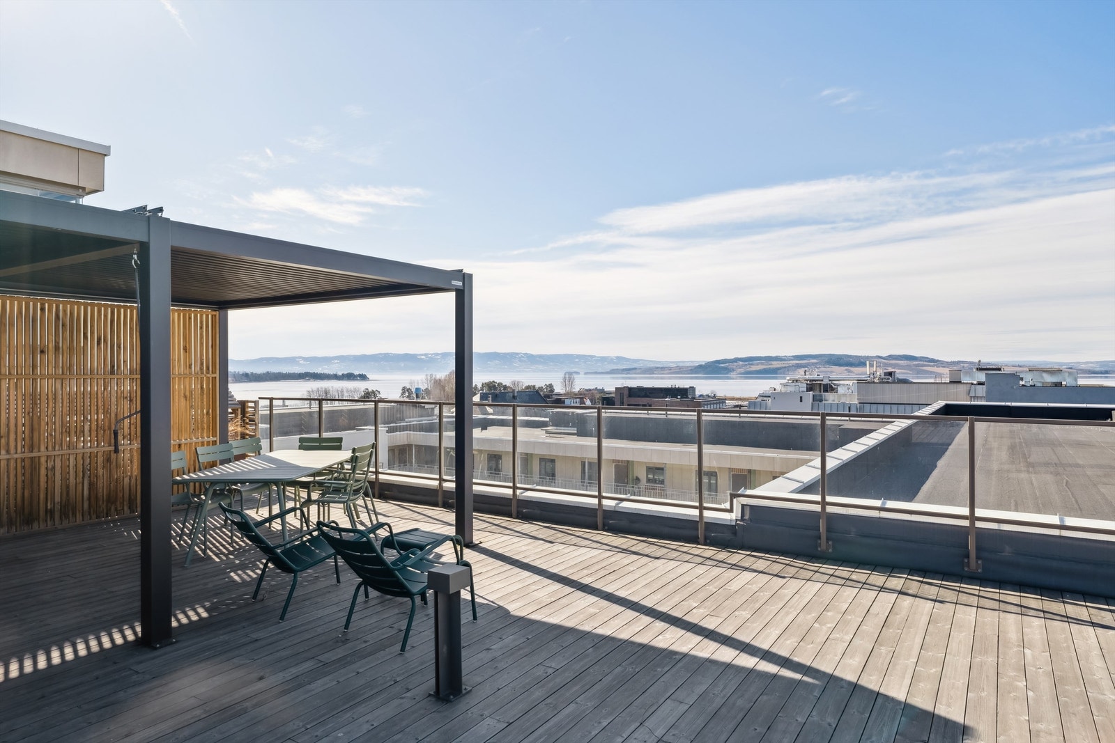 Felles takterrasse med meget gode solforhold Galleribilde