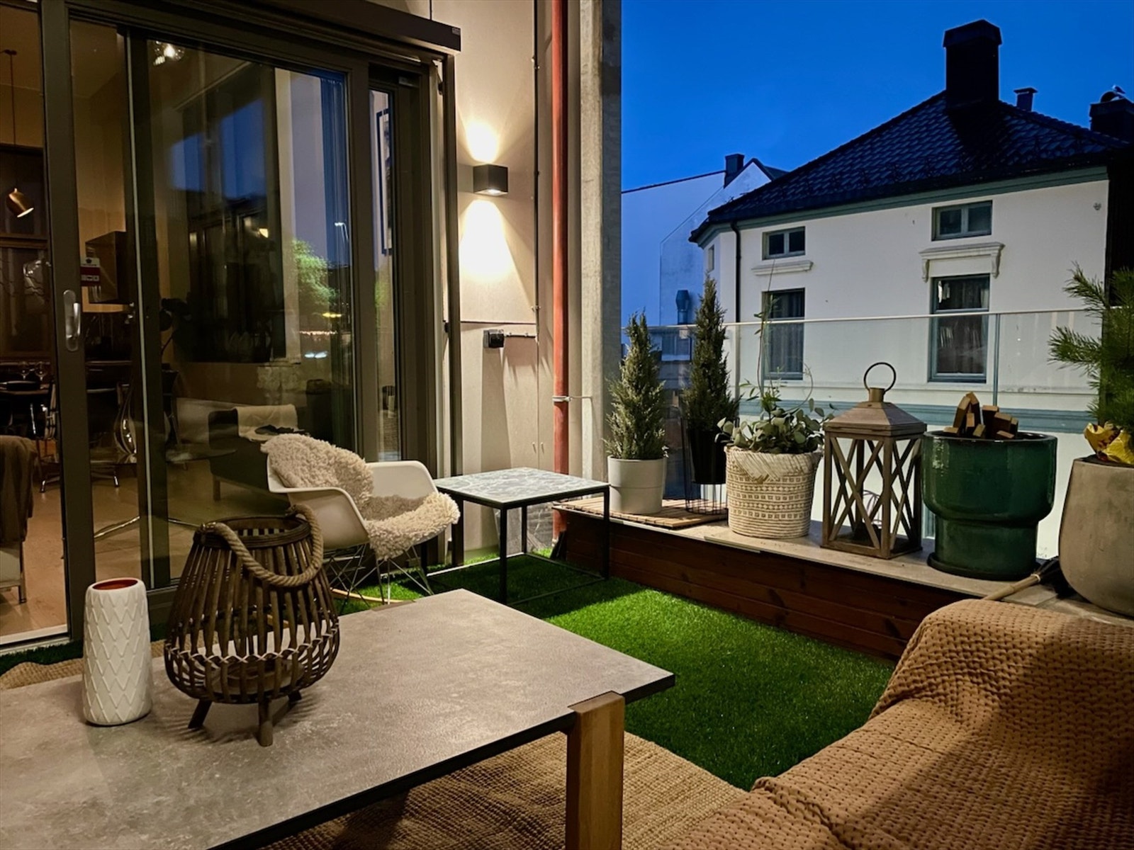 Hyggelig kveldsbilde fra balkong Galleribilde