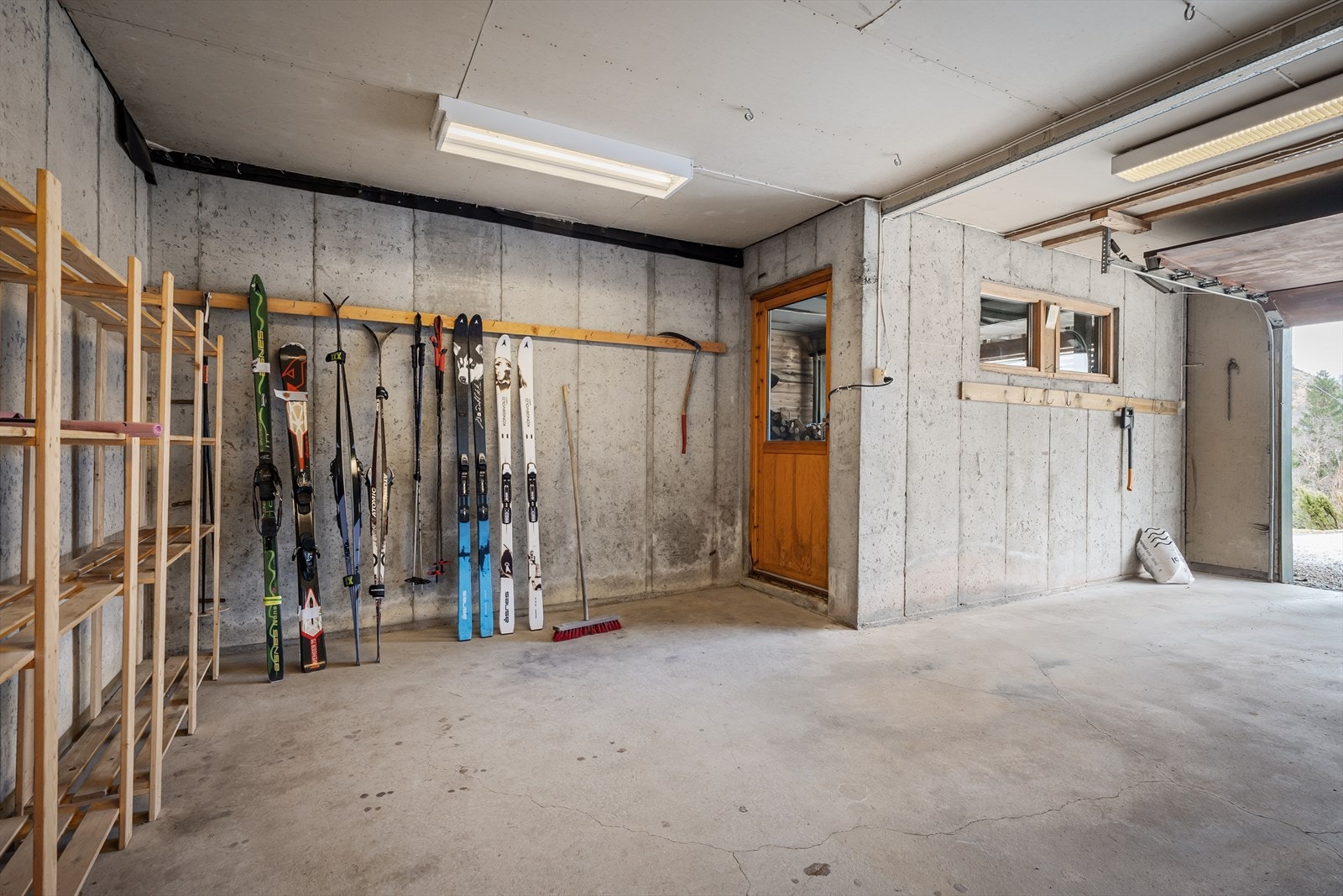 Man kan gå tørrskodd inn i integrert garasje Galleribilde