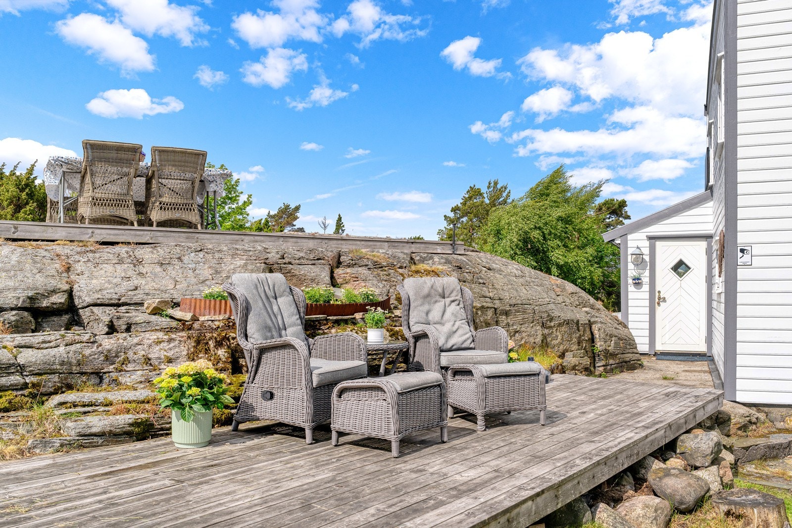 Flotte terrasser med god plass til flere sosiale soner. Galleribilde