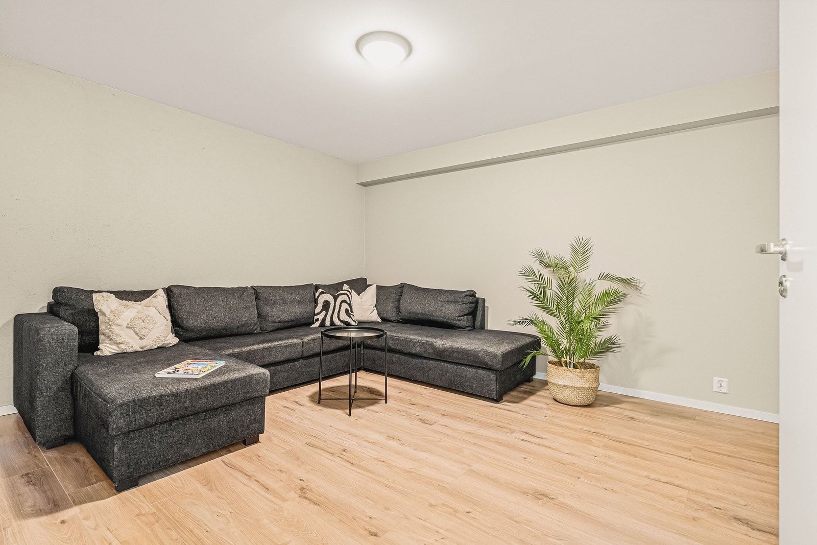 Kombinert stue/kjøkken (utleiedel 4) Galleribilde