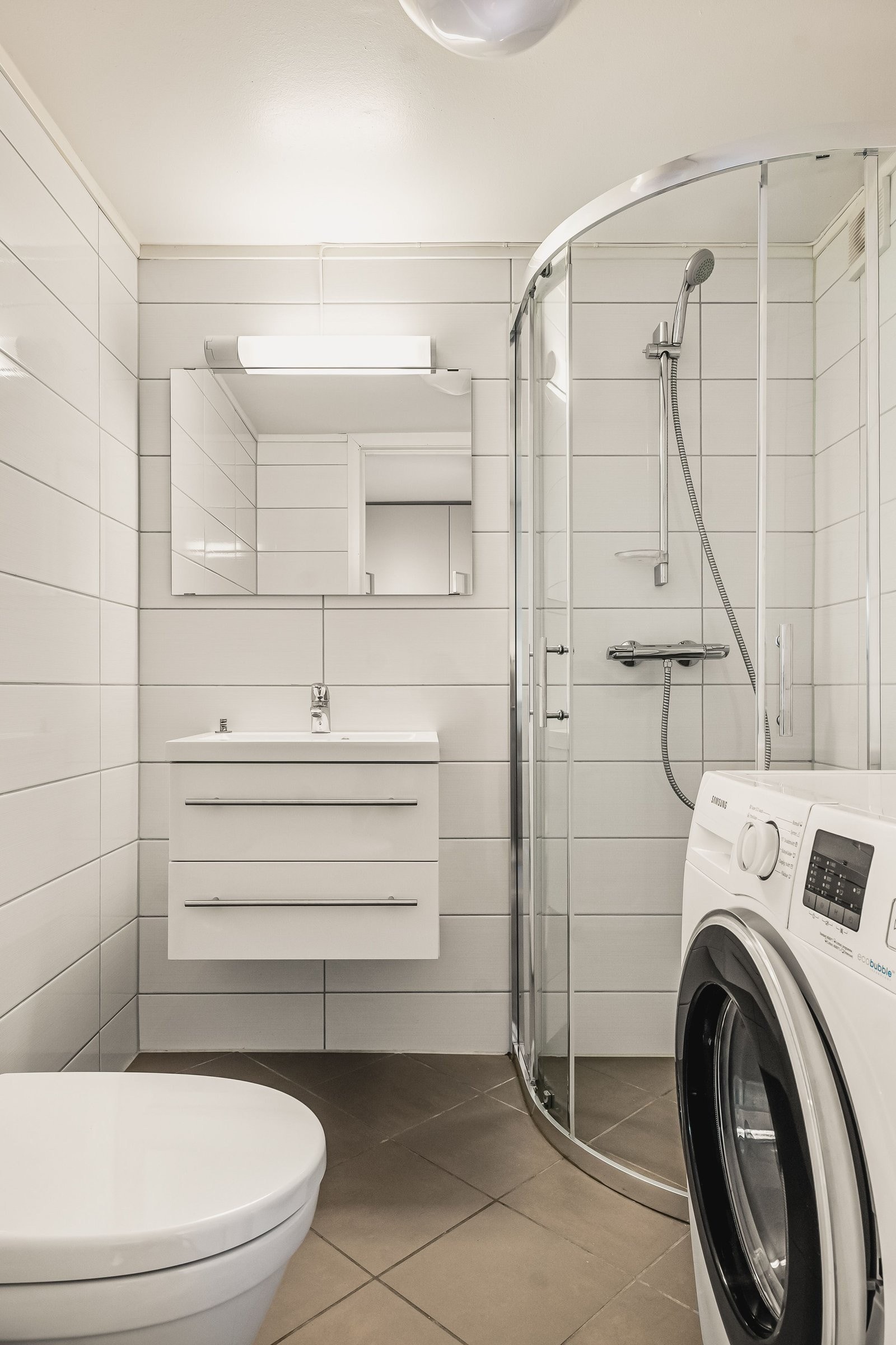 Helfliset bad (utleiedel 1) Galleribilde