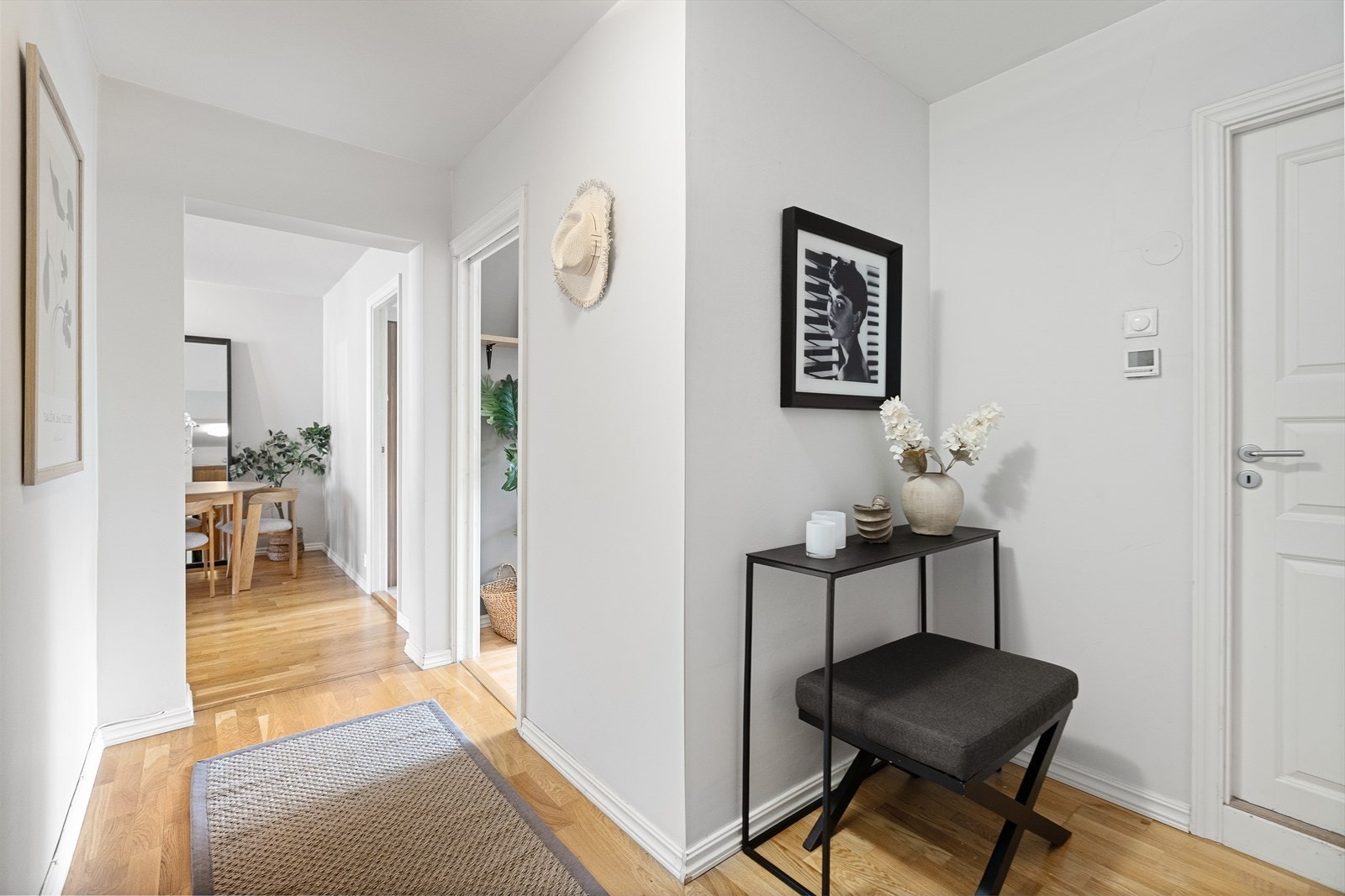 Mellomgang. Galleribilde