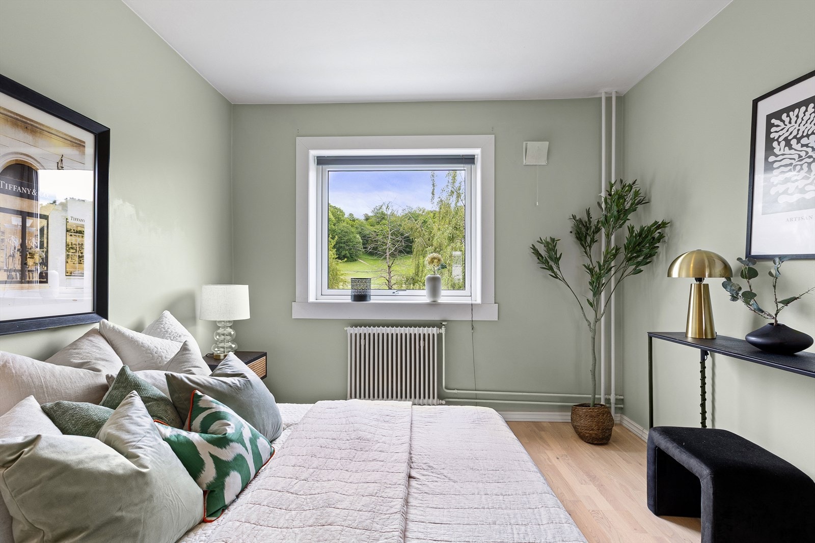 Med Ola Narr-parken rett utenfor får du ikke bare flott utsikt, men også et grønt pusterom du kan nyte både innenfra og ute. Galleribilde