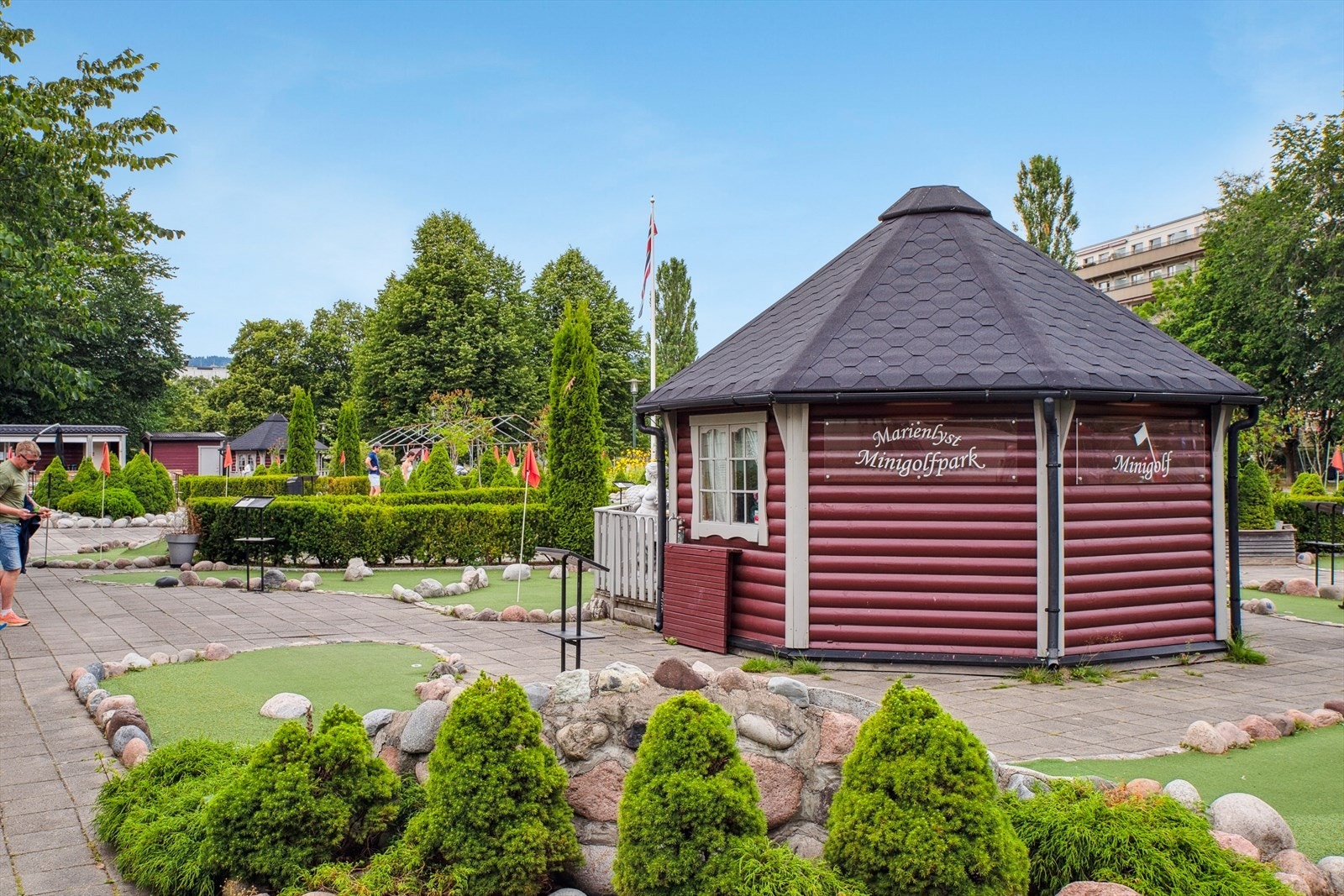 Marienlyst minigolf rett utenfor døren Galleribilde