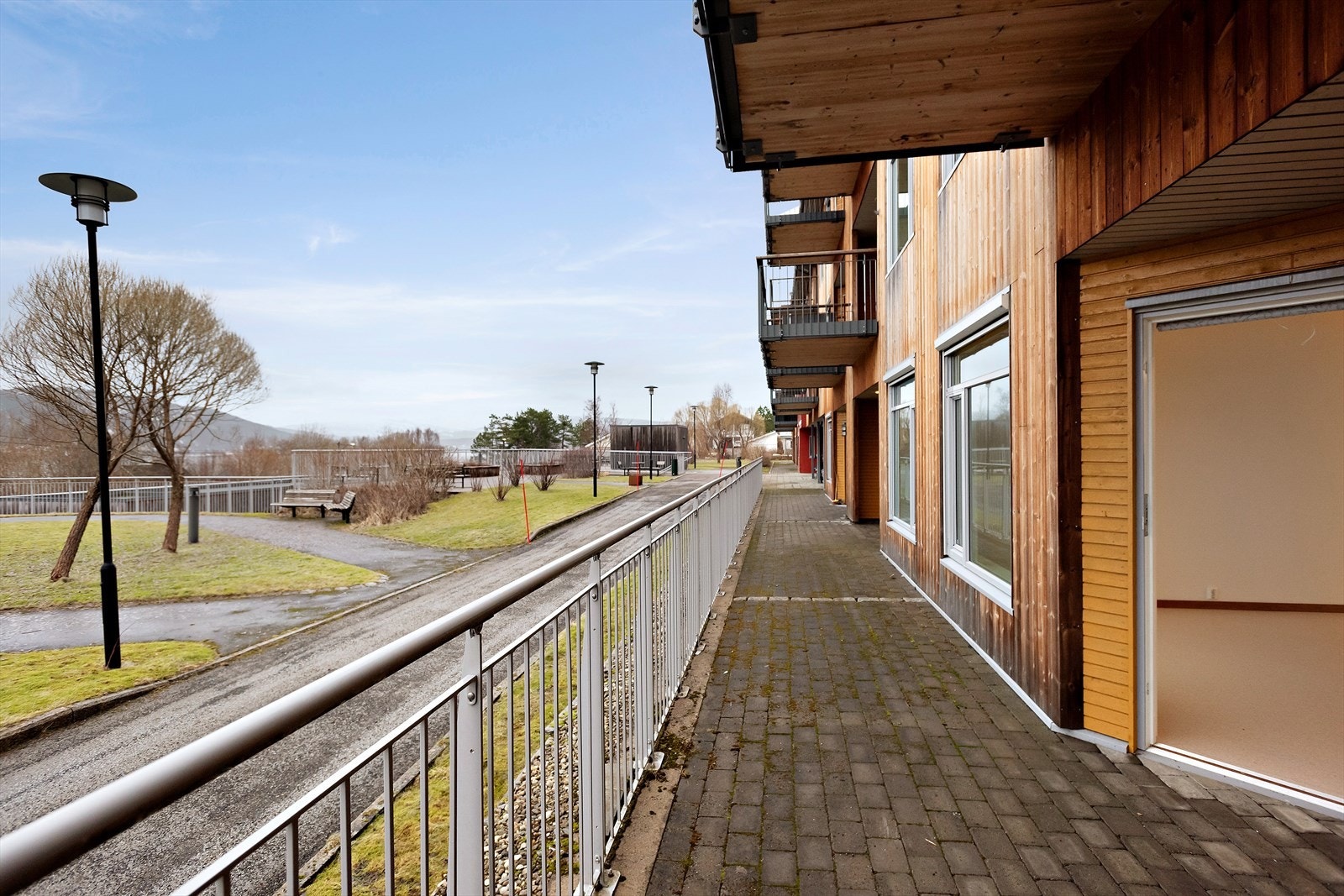 Stelte uteområder gjør det hyggelig for andelseierne å samles. Galleribilde