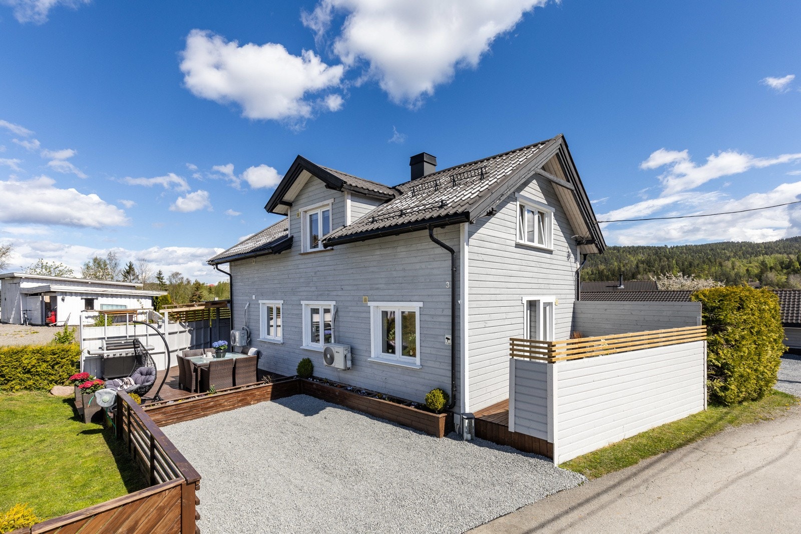 Huset ble etterisolert og fikk ny kledning i perioden 2018 - 24. Galleribilde