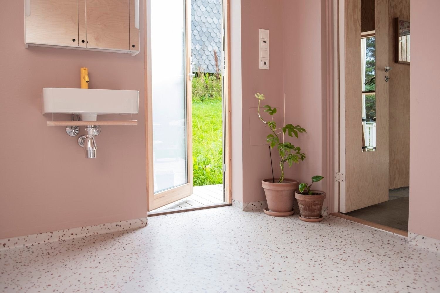 Direkte adkomst fra hagen er perfekt etter en kajakktur eller surf på nabostranda. Galleribilde