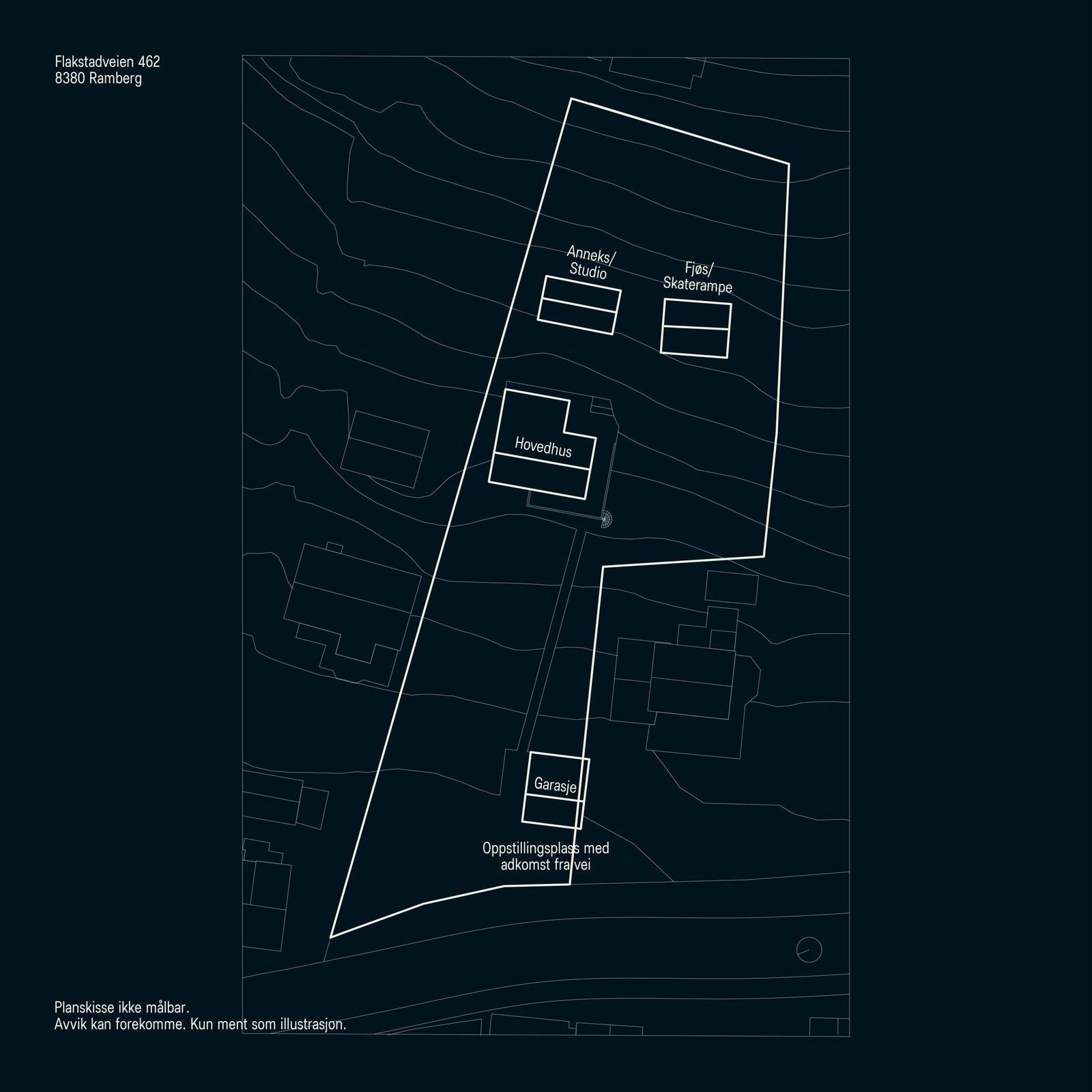 Tomt og bygninger. Oppgradert anneks brukes som studio/kontor. Fjøs med skaterampe, samt garasje har utviklingspotensiale. Galleribilde