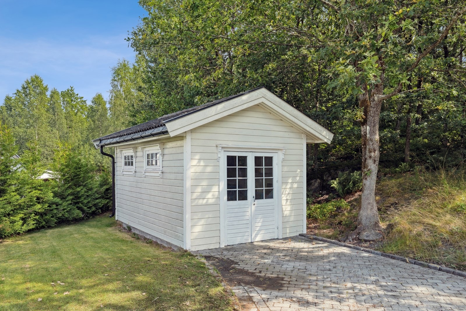 Frittstående bod. Galleribilde