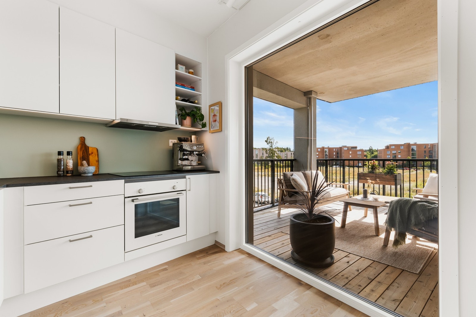 Det er avtrekk via balansert ventilasjonsanlegg. Galleribilde