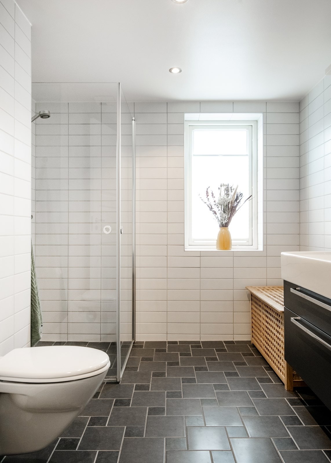 Downlights i tak og gulvvarme. Galleribilde