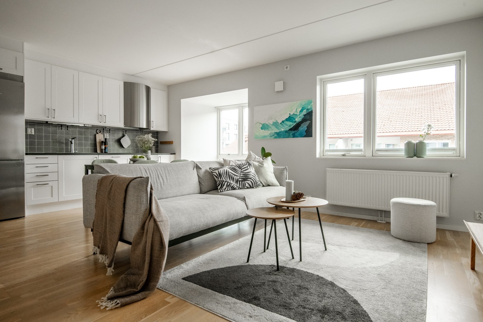 Felles oppvarming i sameiet med radiatorer i leilighetene. Galleribilde