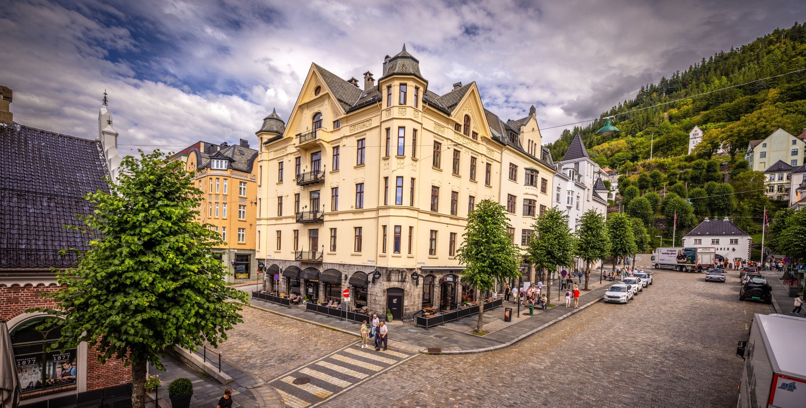 Velkommen til Vetrlidsallmenningen 4, også kjent som Brodergården Galleribilde